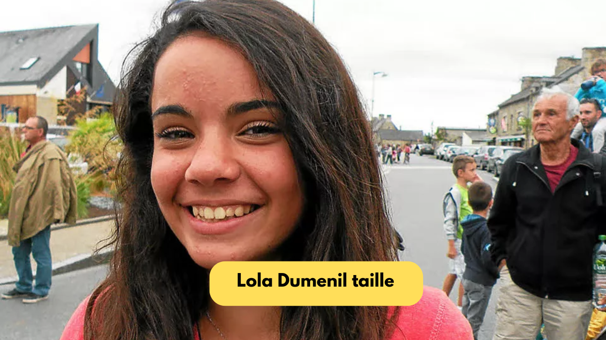 lola dumenil taille